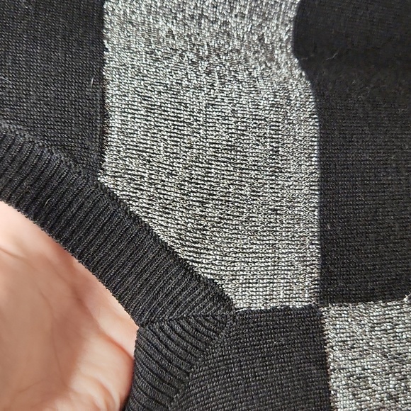 NWT Lane Bryant Black and Shimmery Silver Colorblock Sweater - Size 26 / 28 - Picture 4 of 11
